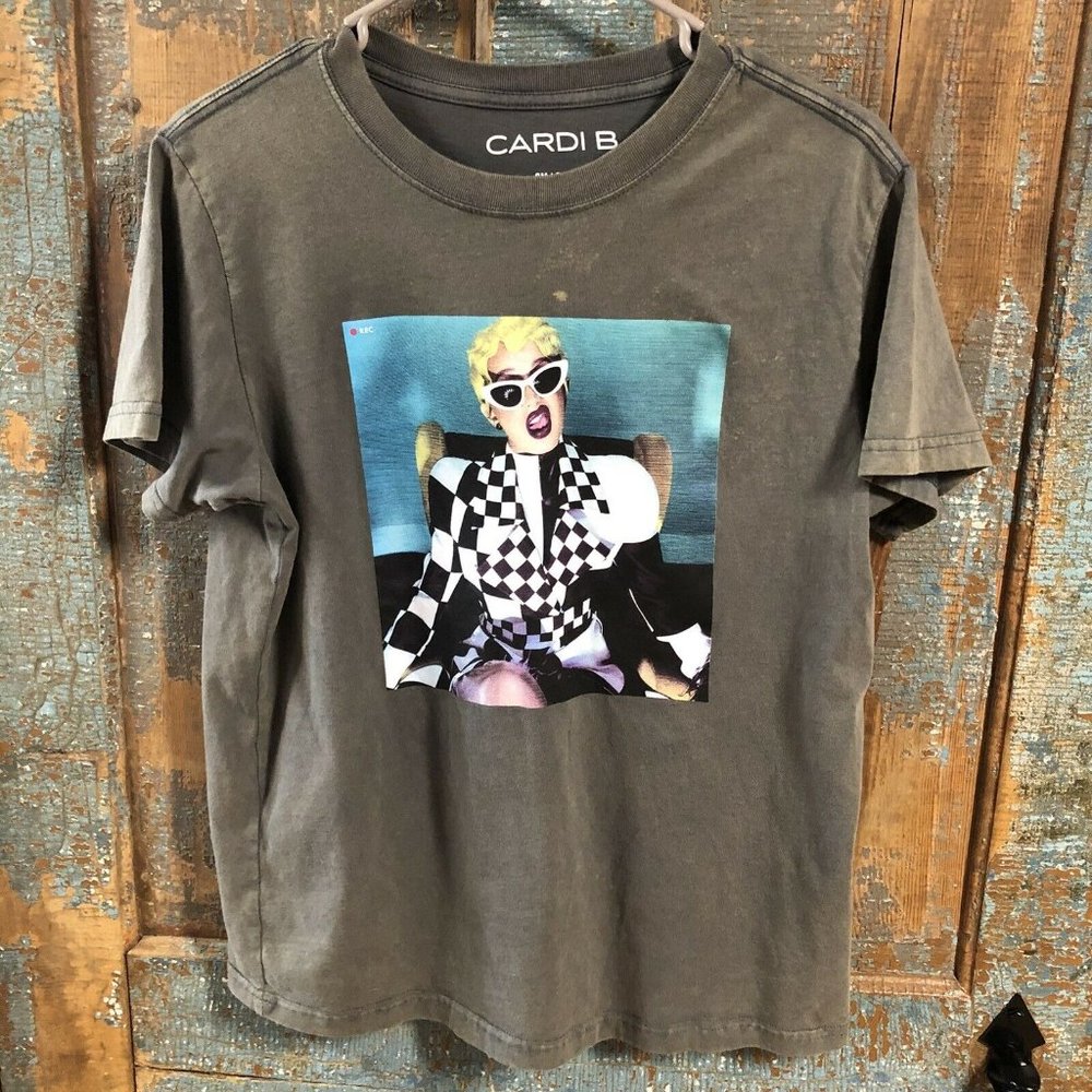 Cardi B T Shirt Small